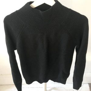 Theory Cozy 100% Wool Sweater with Charming Neckline